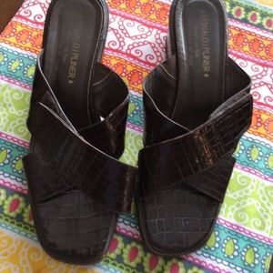 Donald pliner brown croc sandal with Velcro top